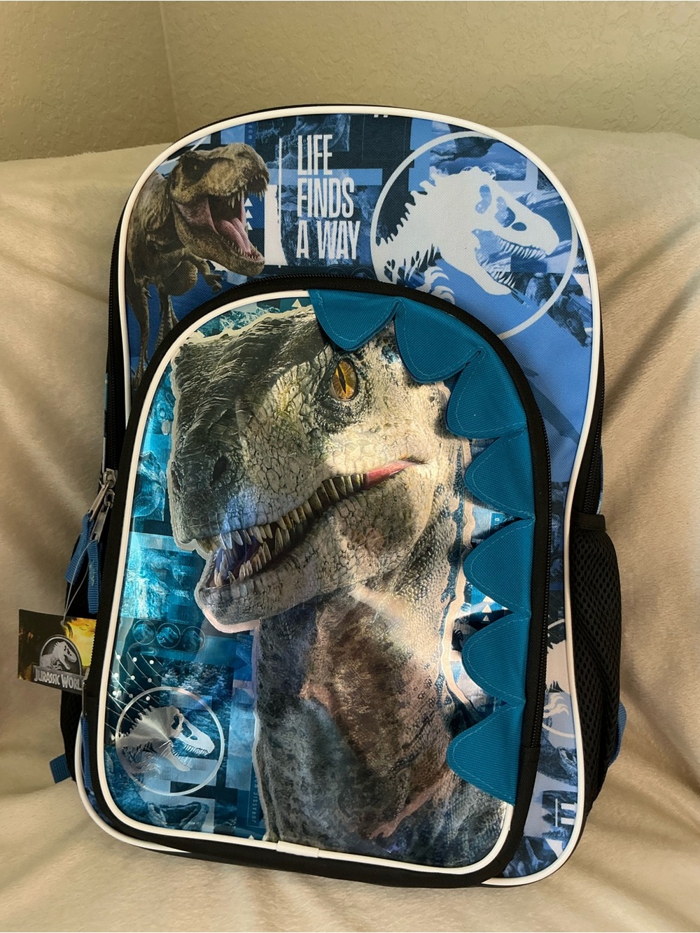NEW! Universal Studio Jurassic World Boy’s 17" Laptop Blue Backpack NWT - Picture 3 of 13